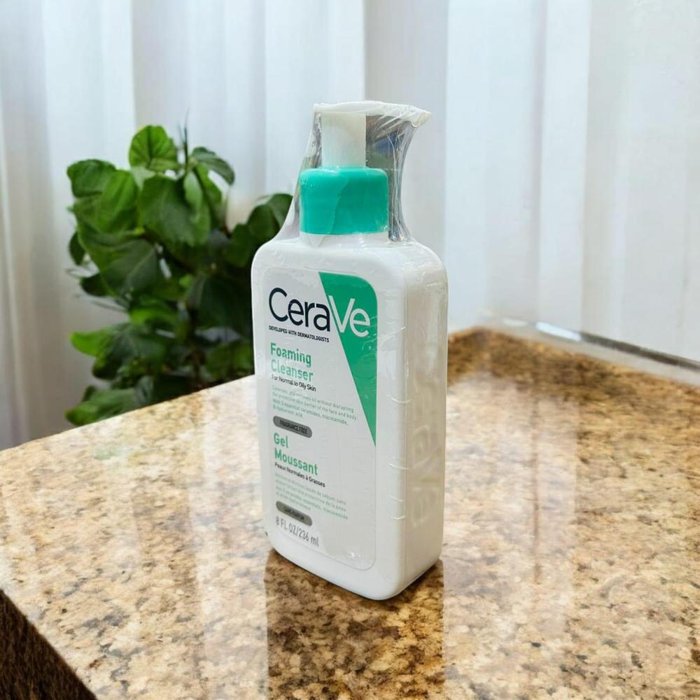 CeraVe Foaming Facial Cleanser for Normal to Oily Skin | Gentle Daily Face Wash | 236ml